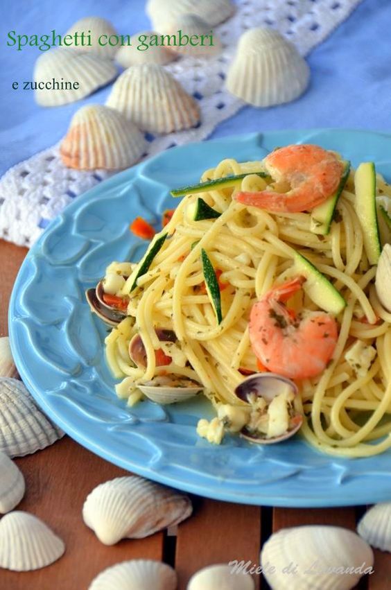Spaghetti con gamberi e zucchine