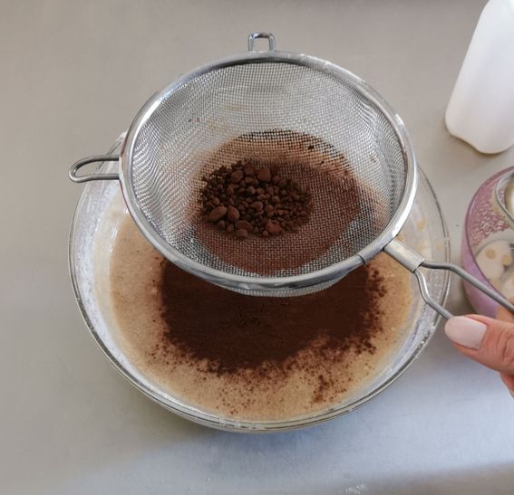 Plumcake al cacao con gocce di cioccolato senza burro