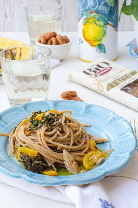 Spaghetti con salicornia (asparagi di mare) pomodorino giallo e tonno in tranci