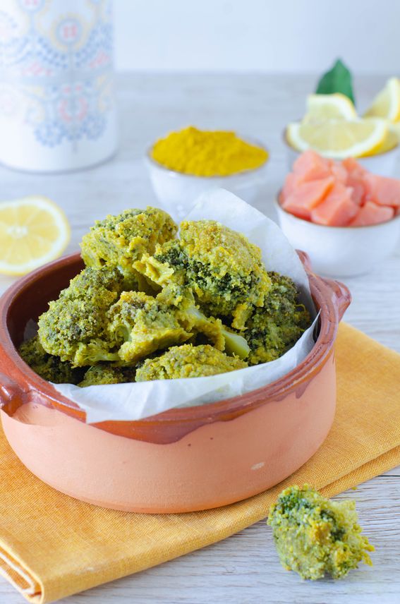 Broccoli croccanti al fono con panatura di curry