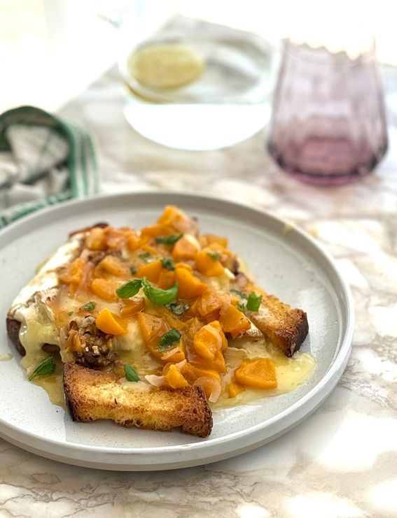 Brie filante con cipolle e percoche in friggitrice ad aria